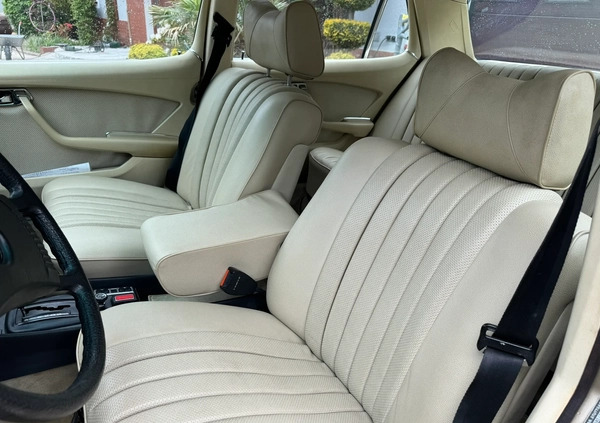 Mercedes-Benz Inny cena 100000 przebieg: 275000, rok produkcji 1973 z Lubin małe 56